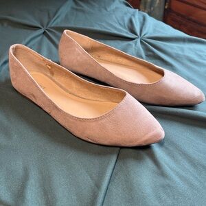 Old Navy Pointed-Toe Suede Flats in Taupe